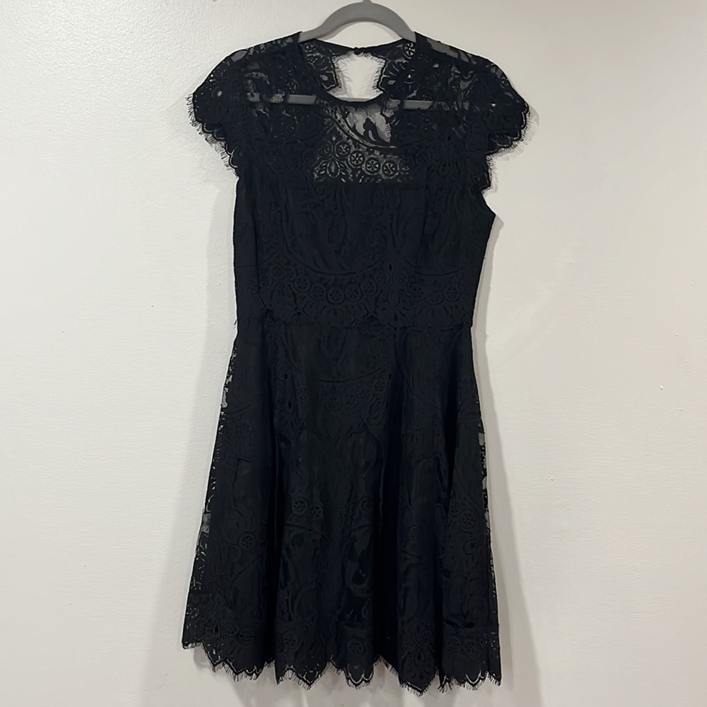 BB DAKOTA Rhianna Women’s Black Lace Cap Sleeve Dress. Size 10.
